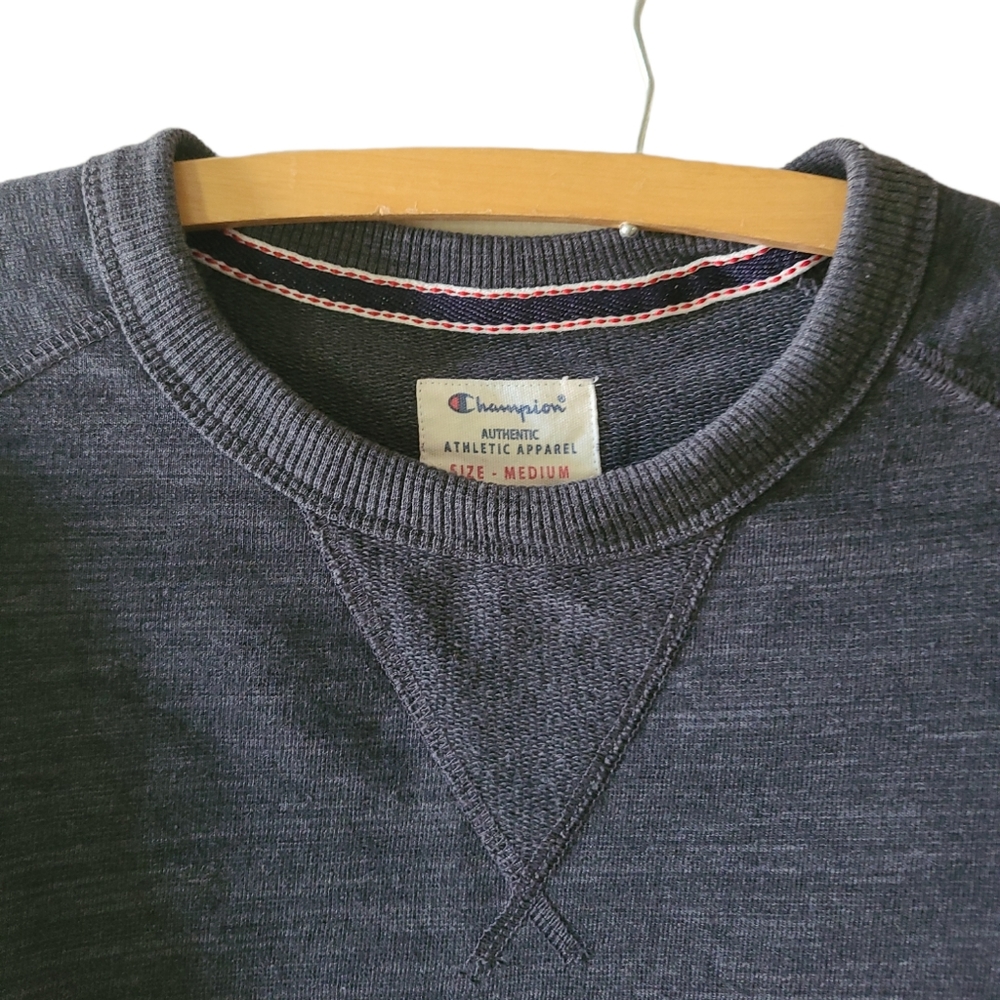 Champion gray crewneck sweater sz medium